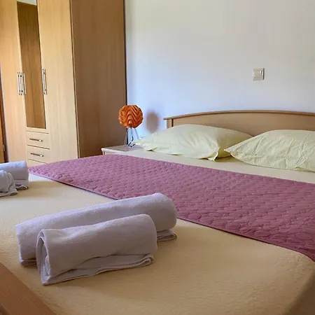 Radulj Πανσιόν Kozarica