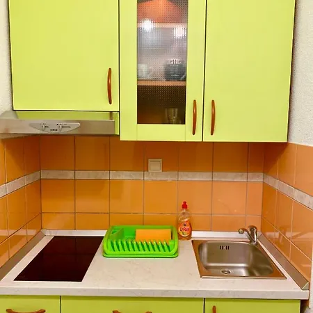 Radulj Πανσιόν Kozarica