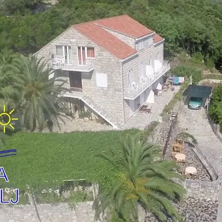 Radulj Πανσιόν Kozarica