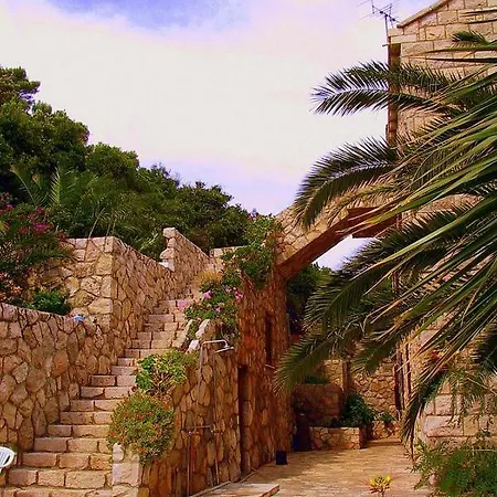 Radulj Πανσιόν 3*